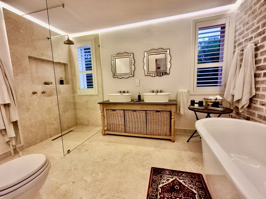 3 Bedroom Property for Sale in Grotto Bay Western Cape